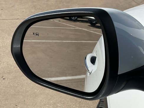 Used 2025 Buick Encore GX Preferred image 11