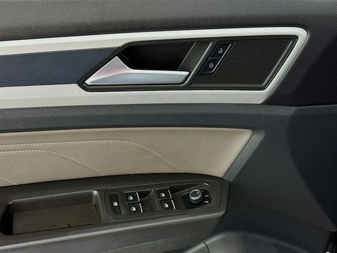 Used 2022 Volkswagen Atlas Cross Sport SEL R-Line image 21