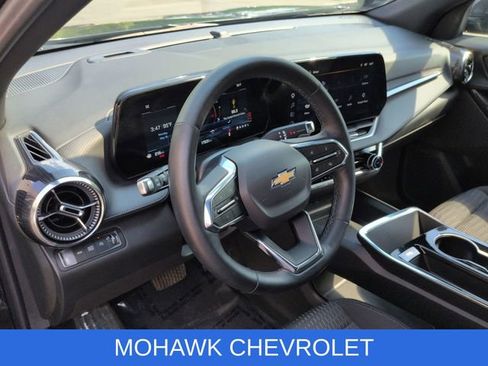 Certified 2025 Chevrolet Equinox LT w/ Safety and Technology Package AWD/4WD image 11