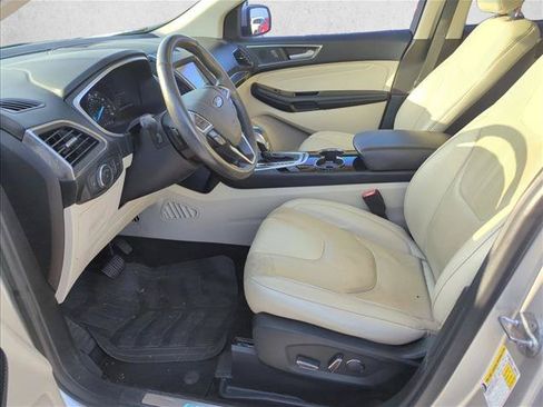 Used 2017 Ford Edge Titanium w/ Equipment Group 301A FWD image 12