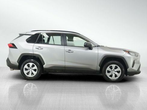 Used 2020 Toyota RAV4 LE image 6