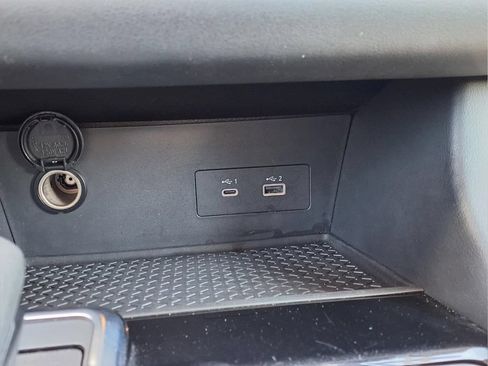 Used 2025 Nissan Pathfinder SV FWD image 13