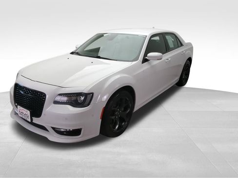 Used 2022 Chrysler 300 Touring L RWD image 1