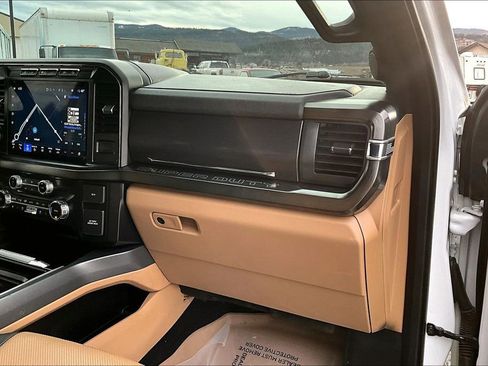 Used 2023 Ford F250 Lariat w/ Tow Technology Package image 17