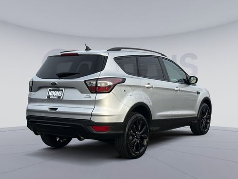 Used 2018 Ford Escape SE w/ SE Sport Appearance Package image 7