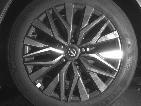 Used 2025 Nissan Altima 2.5 SV image 14