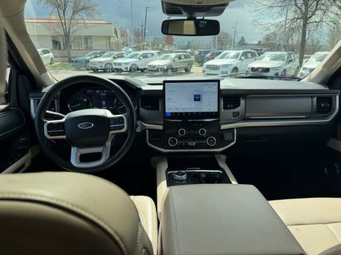 Used 2022 Ford Expedition Max XLT image 15