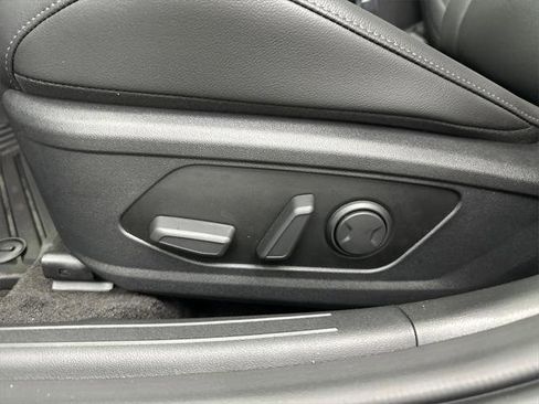 New 2025 Hyundai Elantra Limited image 10