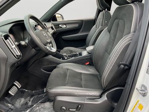 Used 2021 Volvo XC40 P8 Recharge w/ Advanced Package image 15