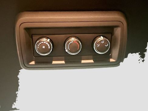 Used 2018 Dodge Grand Caravan SXT image 25