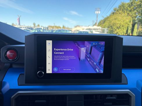 Used 2025 Toyota Tacoma TRD Off-Road image 20