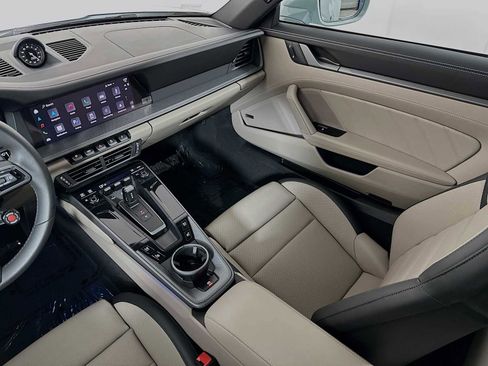 Certified 2025 Porsche 911 Carrera image 24