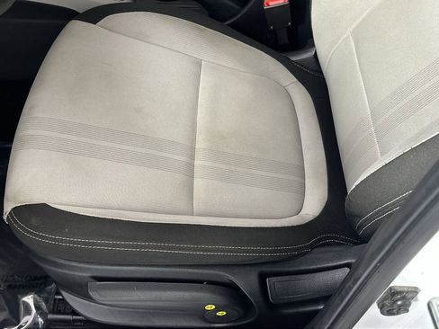 Used 2020 Hyundai Venue SEL FWD image 12