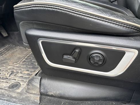 Used 2020 RAM 1500 Laramie AWD/4WD image 10