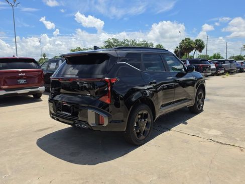 New 2027 Kia Seltos X-Line S w/ X-Line S Premium Package AWD/4WD image 8