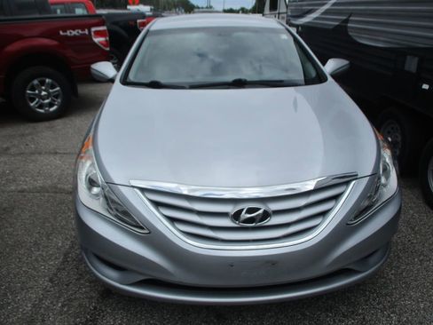 Used 2011 Hyundai Sonata GLS image 2