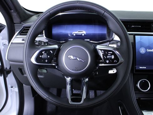 New 2026 Jaguar F-PACE R-Dynamic S image 17