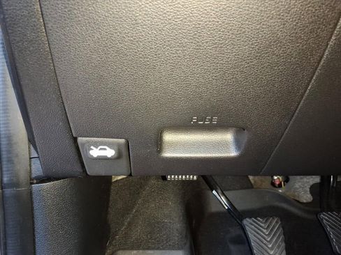 Used 2020 Hyundai Venue SE image 28