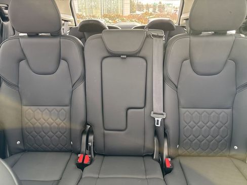 Certified 2025 Volvo XC90 B5 Plus image 34