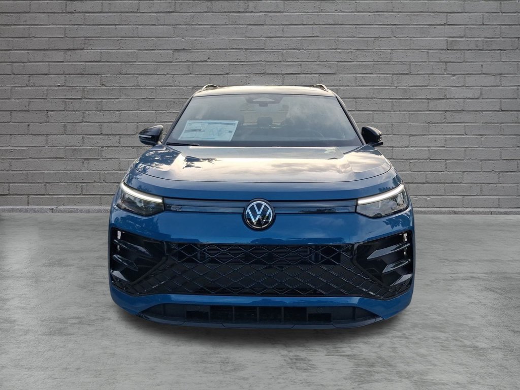 New 2026 Volkswagen Tiguan SE R-Line FWD image 2