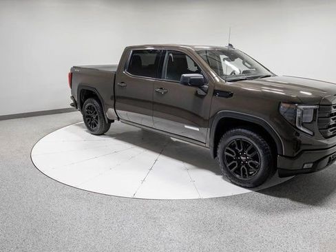 Used 2024 GMC Sierra 1500 Elevation image 27