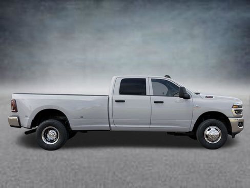 New 2026 RAM 3500 Tradesman w/ Chrome Appearance Group AWD/4WD image 21