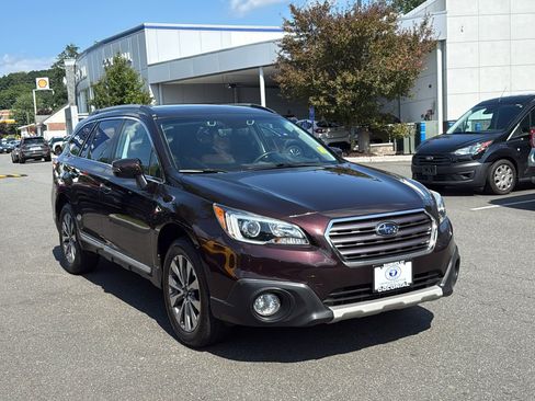 Used 2017 Subaru Outback 3.6R Touring AWD/4WD image 3