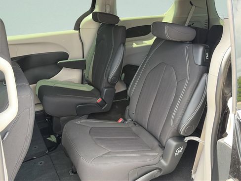 Used 2024 Chrysler Voyager LX FWD image 10