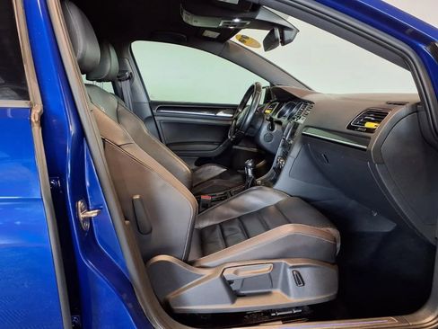 Used 2017 Volkswagen Golf R 4-Door image 11
