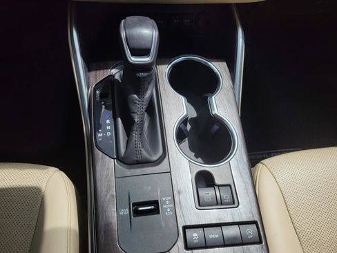 Used 2020 Toyota Highlander Limited FWD image 31