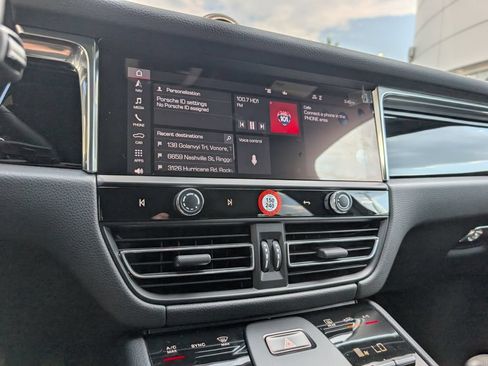 Certified 2026 Porsche Macan AWD/4WD image 15