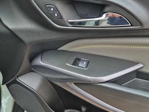 Used 2025 Chevrolet Trax ACTIV w/ Driver Confidence Package image 18