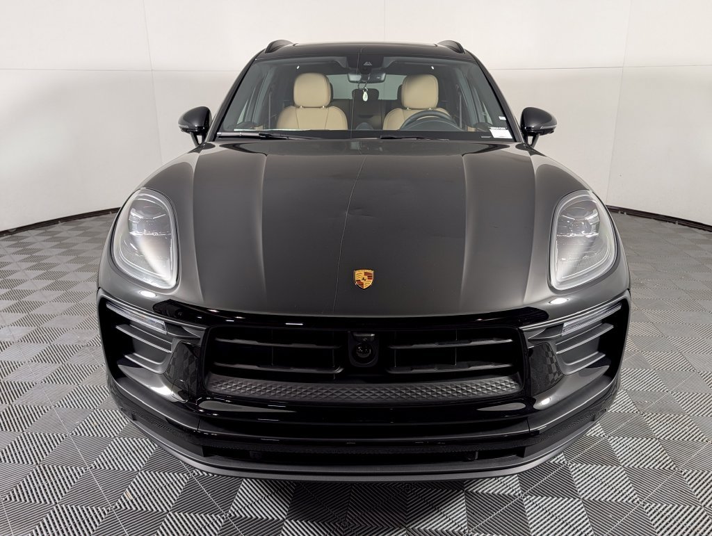 Certified 2026 Porsche Macan AWD/4WD image 10