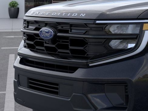 New 2026 Ford Expedition Active image 17