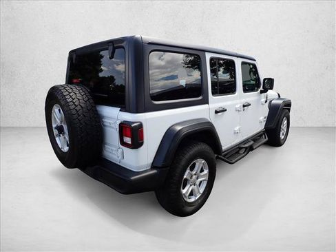 Used 2018 Jeep Wrangler Unlimited Sport S AWD/4WD image 4