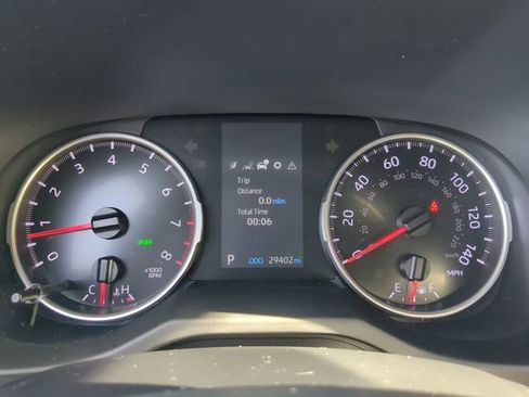 Used 2022 Toyota RAV4 XLE Premium image 32