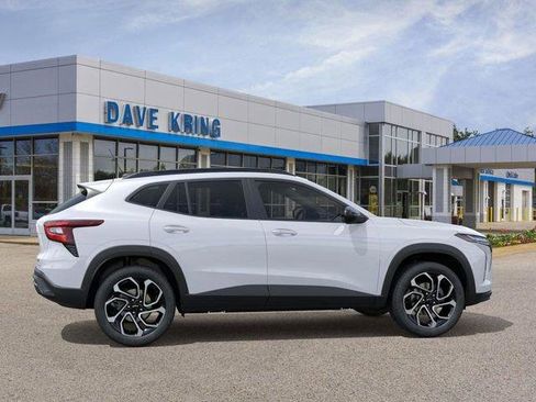 New 2025 Chevrolet Trax RS image 5