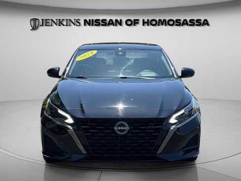 Certified 2024 Nissan Altima 2.5 SR w/ SR Premium Package FWD image 13