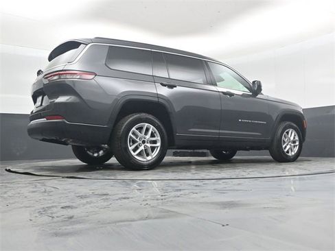 New 2025 Jeep Grand Cherokee L Laredo image 41