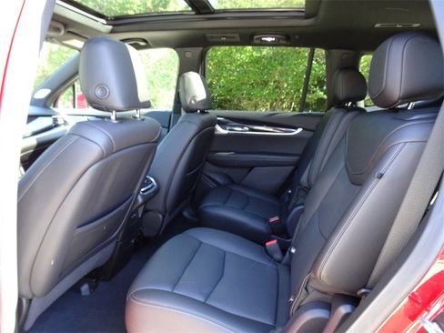 Certified 2022 Cadillac XT6 Premium Luxury w/ Technology Package image 14