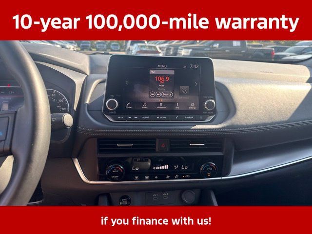 Used 2025 Nissan Rogue SV AWD/4WD image 24