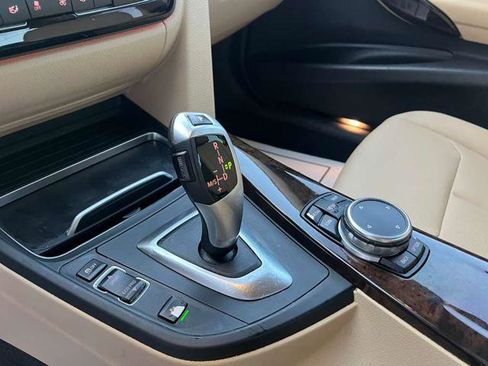 Used 2017 BMW 320i 320i Sedan image 18