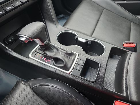 Used 2022 Kia Sportage Nightfall Edition image 25