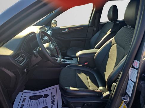 Used 2025 Ford Escape ST-Line image 9