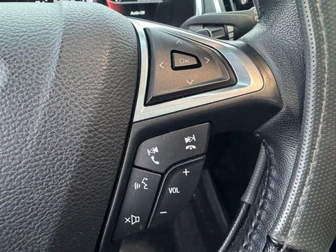 Used 2017 Ford Edge Titanium w/ Technology Package image 30