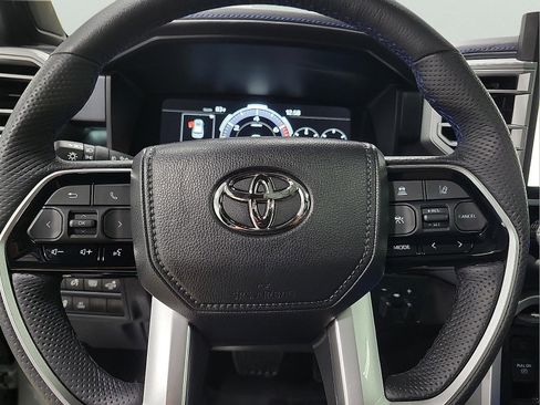 Certified 2025 Toyota Sequoia Platinum AWD/4WD image 17