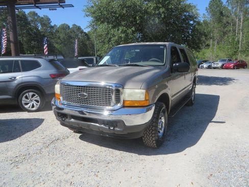 Used 2000 Ford Excursion XLT AWD/4WD image 2