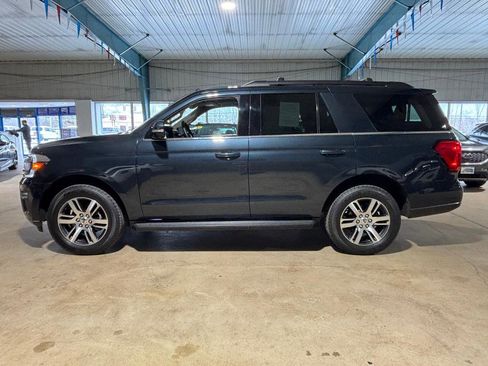 Used 2024 Ford Expedition XLT image 4
