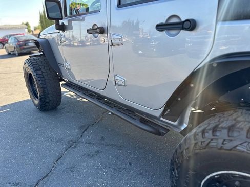 Used 2015 Jeep Wrangler Unlimited Rubicon w/ Connectivity Group AWD/4WD image 10