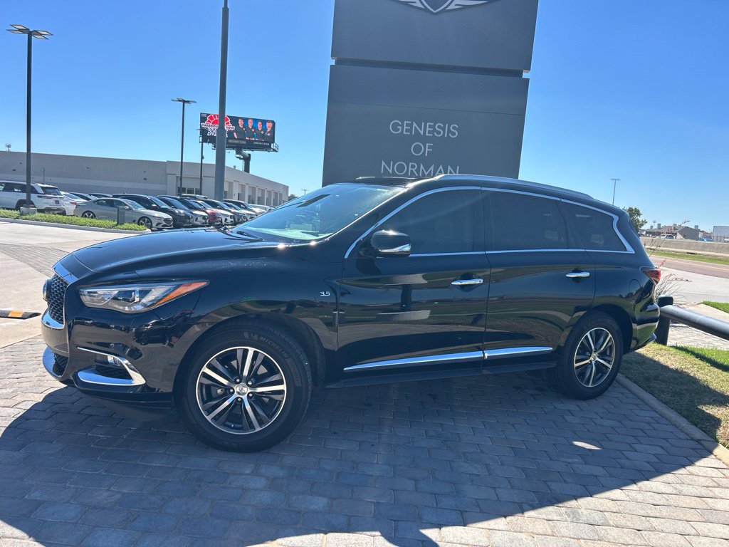 Used 2019 INFINITI QX60 Luxe w/ Essential Package FWD image 2